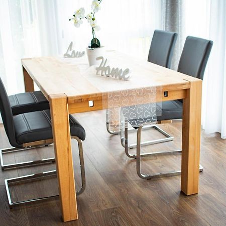 Ferienwohnung Am Schlosspark Ebersdorf  Luaran gambar
